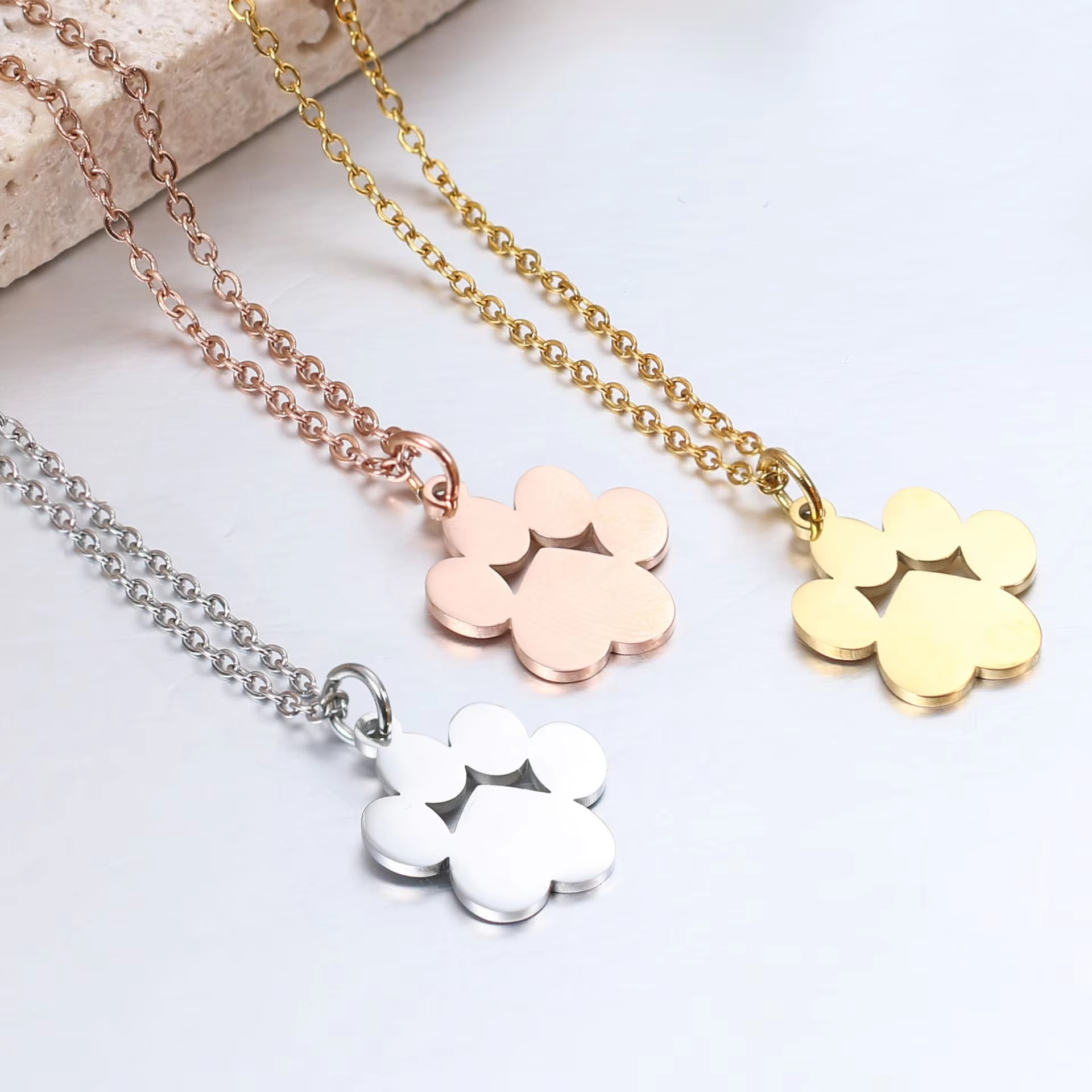 collier-patte-de-chien-symbole